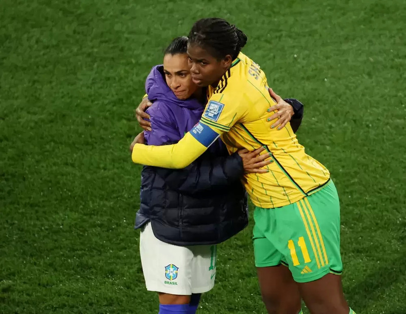 Brasil se despede de Marta e perde para a Jamaica na primeira fase do Mundial Feminino